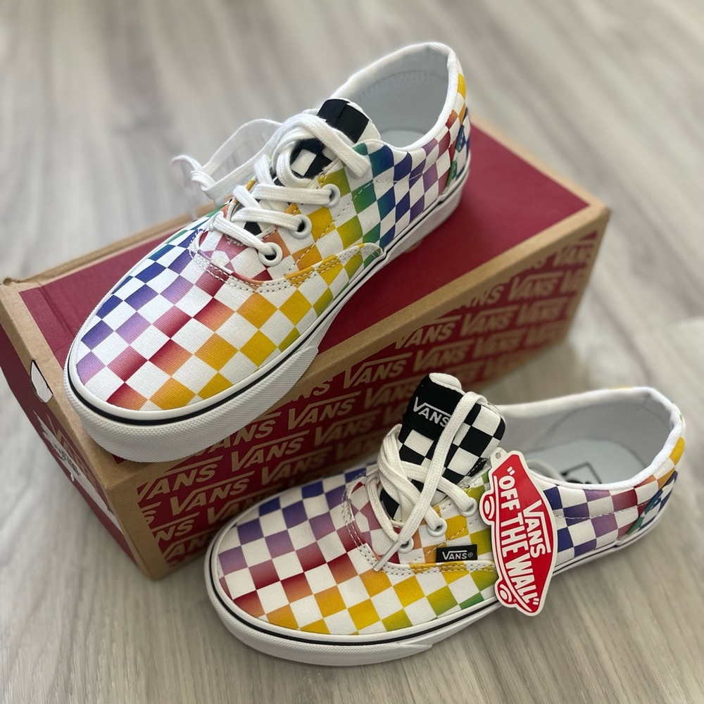 Vans - Picture 3 of 3